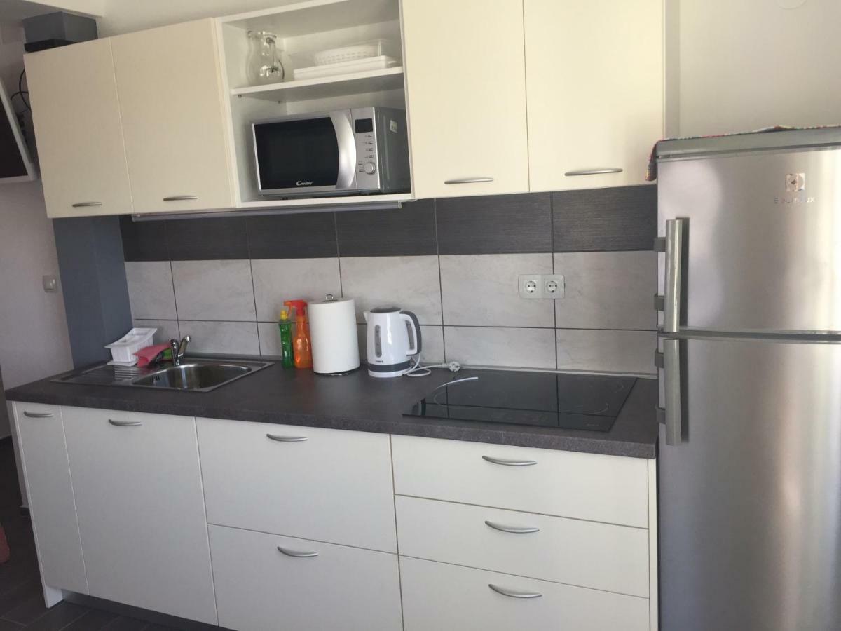 Apartmani Verica Karlobag Exterior photo